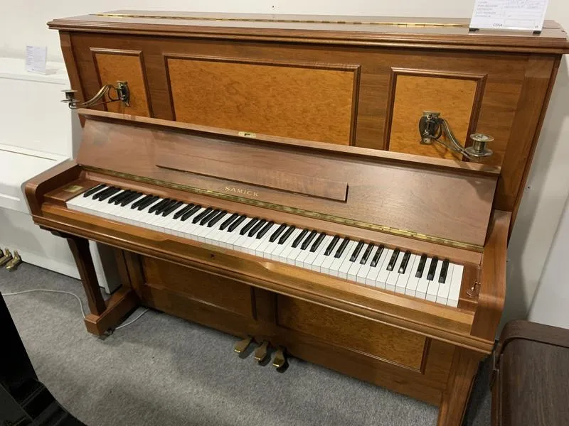 Jak ocenić wartość pianina? Praktyczny poradnik od ekspertów muzycznych