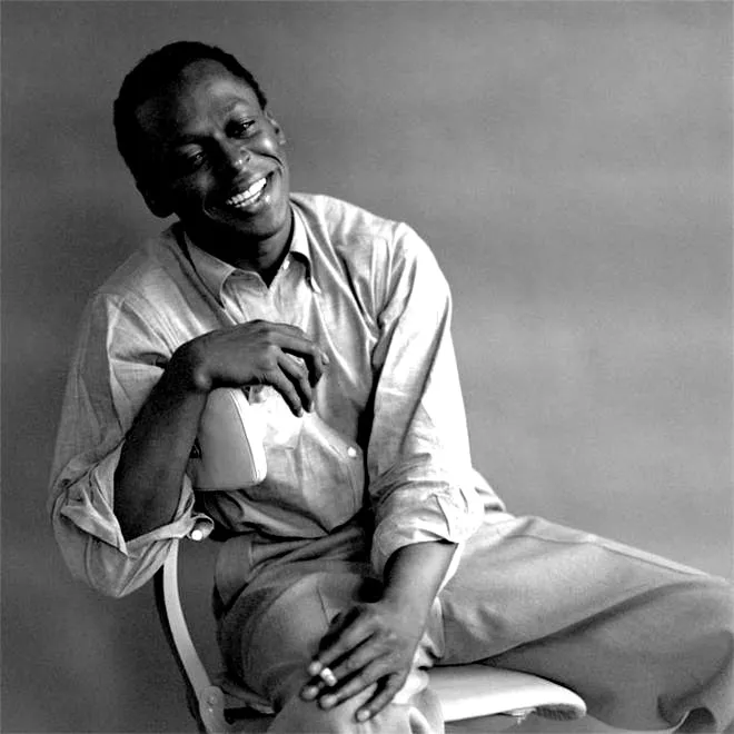Miles Davis: jak trębacz jazzowy zdobł serca i zmienił historię jazzu