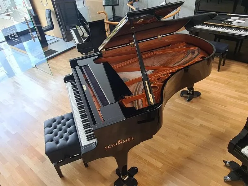 Porównanie modeli fortepianów